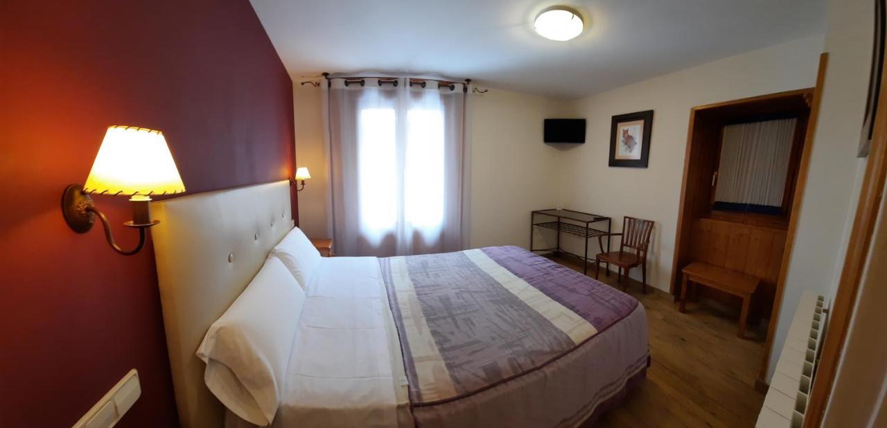 Hotel Casa Escolano El Pueyo de Jaca Luaran gambar
